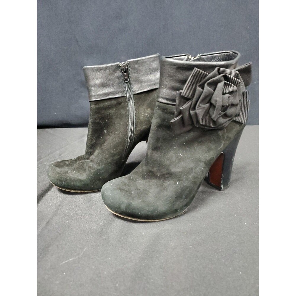 Chie Mahara Black Suede Flower Bootie Boots Shoes Leather Trim Size 38/ 7